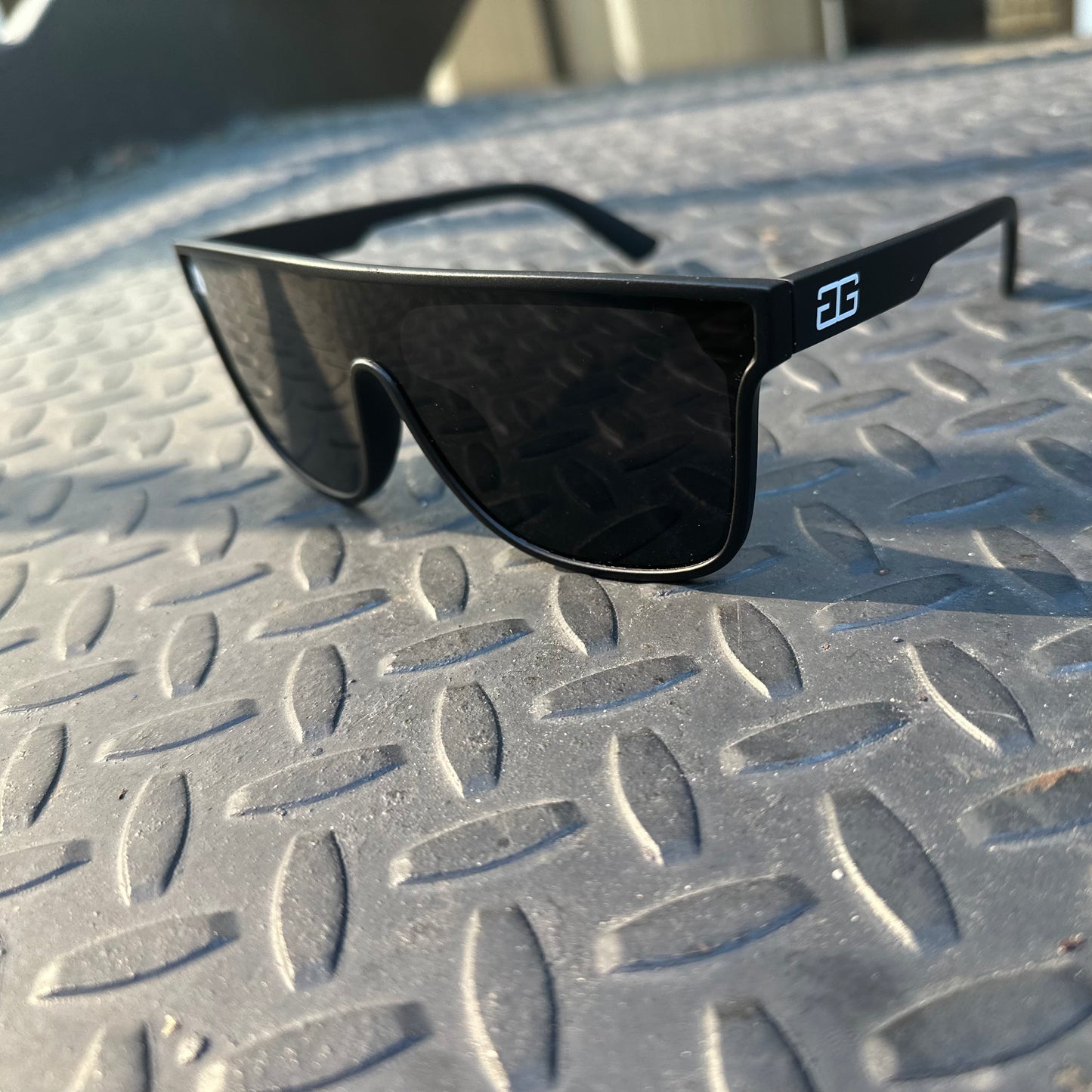 PLUS 1 GOLF GEAR SUNGLASSES (SOLID LENS)