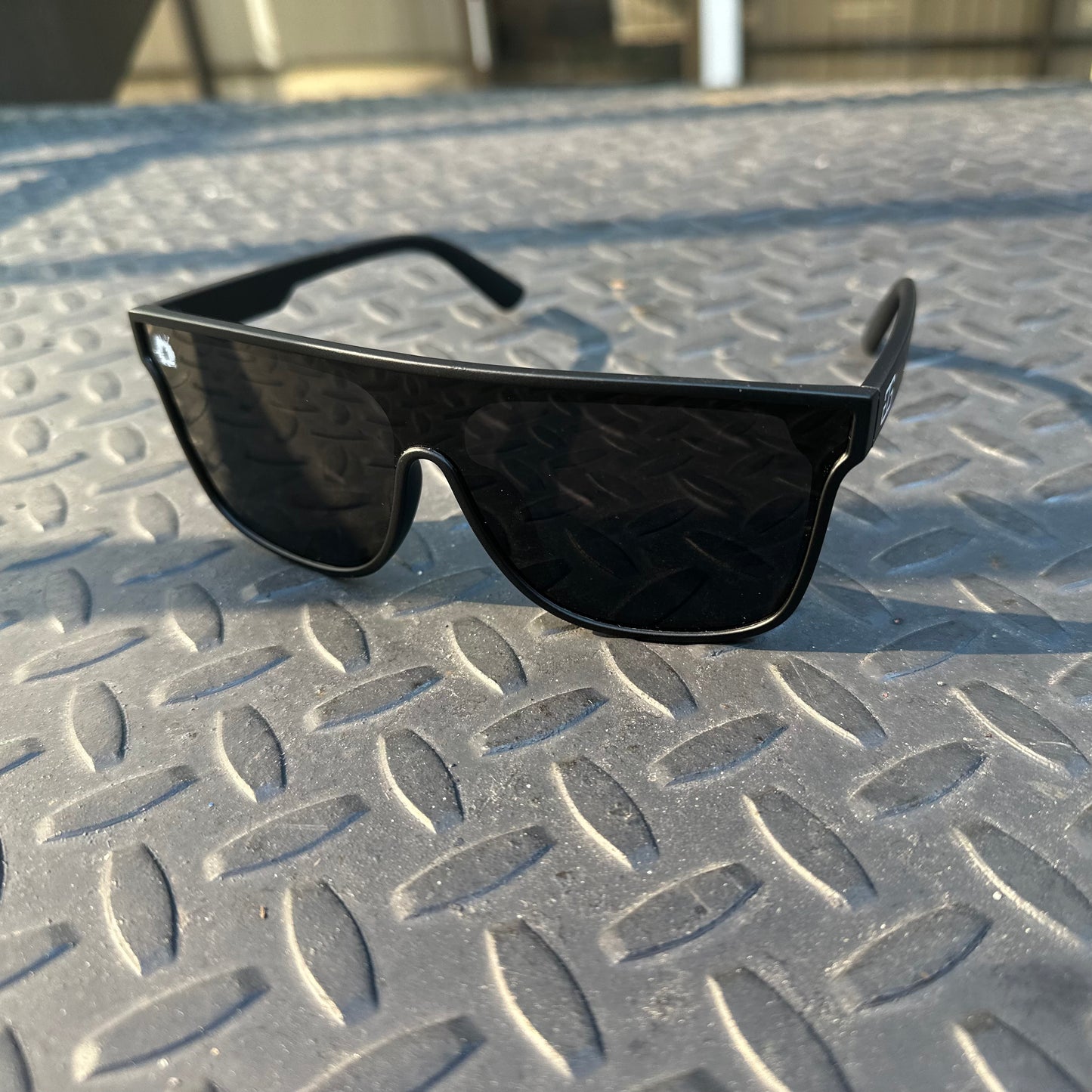 PLUS 1 GOLF GEAR SUNGLASSES (SOLID LENS)